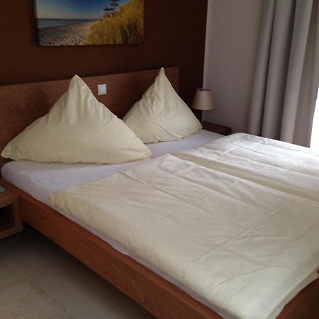 Ostsee Lodges Mit Wellnessbereich Тимендорфер Странд Екстериор снимка