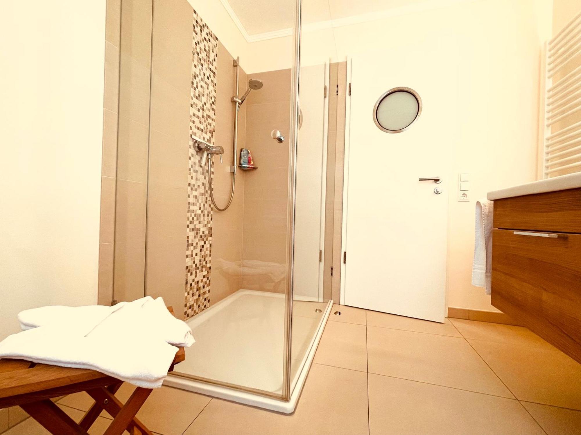 Ostsee Lodges Mit Wellnessbereich Тимендорфер Странд Екстериор снимка